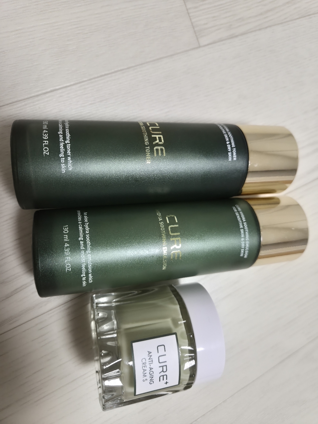 김정문알로에 큐어 하이드라 수딩 에멀젼 130ml + 토너 130ml + 라센스 로에 큐어 안티에이징 크림 에스 50g 이미지 4