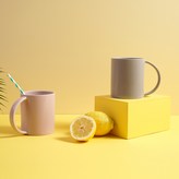 灰灰色、粉粉色