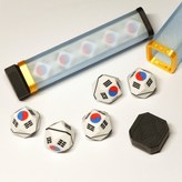 B.태극기 (케이스포함) × 1세트
