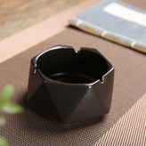 黑色:如圖 × 1個