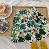 B. 같은 스타일의 반바지 × 1개