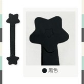 黑色
