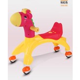 長頸鹿紅搖鈴款:如圖 × 1個