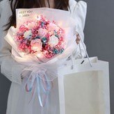 彩色滿天星玫瑰+禮袋彩燈+賀卡 × 1個