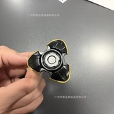 暗影開甲陀螺黑金色 × 1個