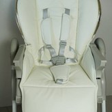 白色PU皮坐墊加安全帶加護肩襠 × 1個