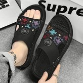 黑色
