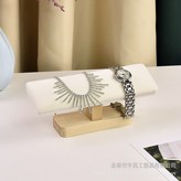 實木一層手鐲架米色絨:如圖 × 1個