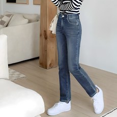 Clonia 女款基本款水洗彈力直筒牛仔褲 cs201205