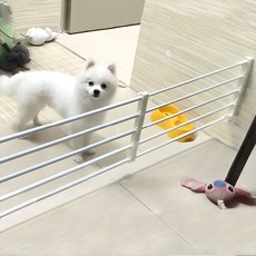 MONACO OLIVE 寬度調節壓縮寵物犬門欄, 白色