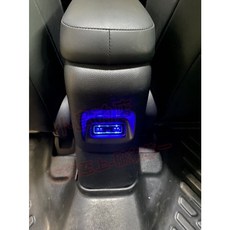 小鳥的店 FIT 4代 中央扶手USB充電座，支援QC3.0與TYPE-C雙孔充電，車內改裝升級配件