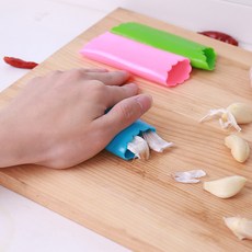 【班恩】矽膠蒜頭剝皮器 廚房小物 免沾手 快速剝蒜 露營 餐廳, 隨機色, 1個