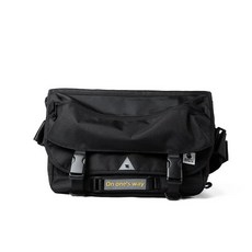 【AngelNaNa】多功能潮流防潑水休閒側背包斜背包男士15吋電腦包, 黑色