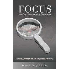 Focus: 365-Day Life-Changing Devotional 平裝版, Independently Published, 英文