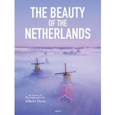 (英文圖書) The Beauty of the Netherlands: 10 Years of Photography by Albert Dros 精裝版, Lannoo Publishers, 英文