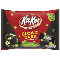 Nestle 雀巢 KitKat 萬聖節牛奶巧克力脆威化餅在黑暗中發光, 1入, 277g