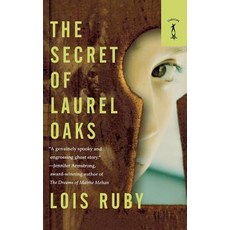 (英文圖書)The Secret of Laurel Oaks 平裝版, Starscape Books, 英文