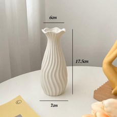 【Mii厝邊】素色造型花瓶 花瓶花插 玻璃花瓶 玻璃擺件裝飾 - 簡約時尚，提升居家品味, 花苑【造型花瓶】