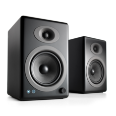 Audioengine A5+ 主動式藍牙書架喇叭, 黑色