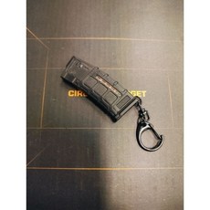 【翔準】台灣現貨 克拉克G45 1:4模型 滑套可動 可拆解 吊飾 展示品, M4彈匣黑色