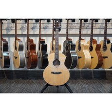 識樂音樂工作室 Long Zong 萌 Meng1 面雲側桃木吉他