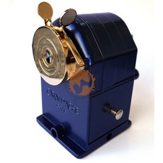 卡達 Caran d’ACHE 宇宙星河金屬削鉛筆機(2024聖誕特別版) CC0455.024, 詳見包裝