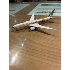 RBF 即將絕版 JC 1/400 阿提哈德航空波音787飛機模型 XX4255, 詳見包裝