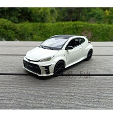 Toyota GR Yaris 模型, 白色