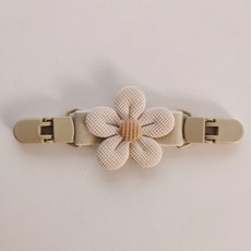 韓式小熊兒童吊帶褲防掉夾 口水巾夾 雙頭固定夾 手帕夾 幼稚園寶寶必備, 小花(卡其)