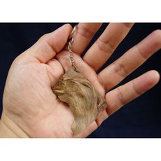 阿里山小姑娘 台灣肖楠摺閃吊飾，手工細緻打磨，無漆木蠟保護，多功能鑰匙圈包包掛飾