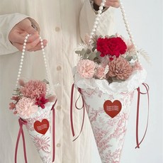 Flora Flower 永生康乃馨甜筒花束(M/L)，母親節禮物乾燥花，手提花束，居家裝飾, L