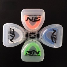 BN 無毒安全可食性矽膠運動護齒 附原廠收納盒 進口材質 護牙套 運動牙套 防磨牙牙套, 綠色, 1個