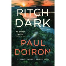 (英文圖書) Pitch Dark 平裝版, Minotaur Books, 英文