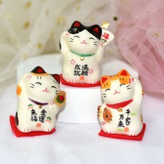 日本藥師窯 招財貓三隻一組 金運來福滿願成就千客萬來陶瓷 3.5cm, Multi-color