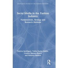 (英文圖書) Social Media in the Fashion Industry: Fundamentals Strategy and Research Methods 精裝版, Routledge, 英文