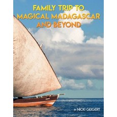 (英文圖書) Family Trip To Magical Madagascar And Beyond 平裝版, Readersmagnet LLC, 英文