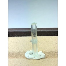 【磊晶城水晶館】嚴選天然高冰透海藍寶原礦 海水藍寶原石 海藍寶