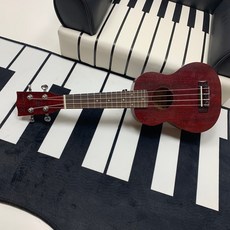 巴哈樂器批發 21吋深紅桃花芯木烏克麗麗，附贈10樣配件，超可愛響孔設計，初學者適用, 1個, 21 英寸