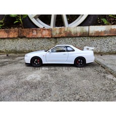 Nissan GTR R34 1:24合金模型車 戰神日產 Skyline GT-R BNR34 灣岸 頭文字D, 白色