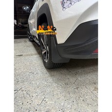 娜娜汽車 豐田 Yaris Cross 專用擋泥板 一組4件 DIY安裝 擋泥板, 黑色