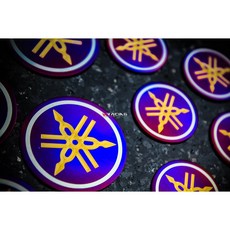 山葉 YANAHA 鈦合金音叉標誌貼片 勁戰 BWS 大小盾牌裝飾貼