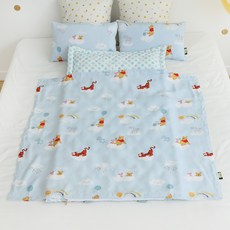 BEAUTE HOUSE 迪士尼人造絲一體式午睡被 含超細纖維枕芯 + 防水提袋, 維尼藍