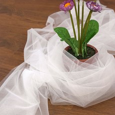 裙襬紗網布料, 白人小孩