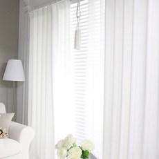 白色遮光窗簾, 白色的