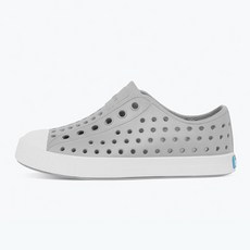 Native Shoes 童款素色休閒洞洞涉水鞋