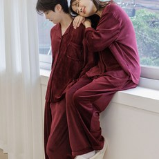 Mintcocoa 情侶款絲絨線條睡眠睡衣上衣下身套組