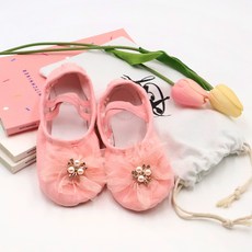 絲路 女童蘿蘿亞胸花水鑽芭蕾舞鞋 + 收納袋組合