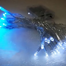 摩達客 聖誕燈LED燈串 50燈電池燈 透明線, 藍白光, 1組