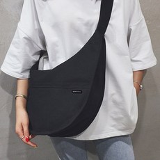 MARCO POLO 素色帆布半月單肩斜背包 MP3450