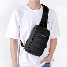 ADDEDIT 素色側背郵差包, 黑色的